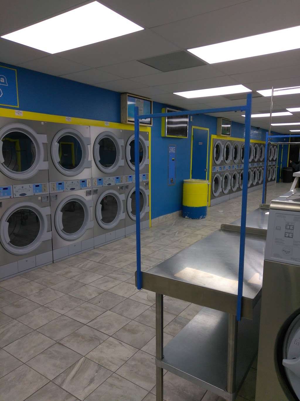 Malone Laundromat | 621 W Malone Ave, San Antonio, TX 78225 | Phone: (210) 531-0520