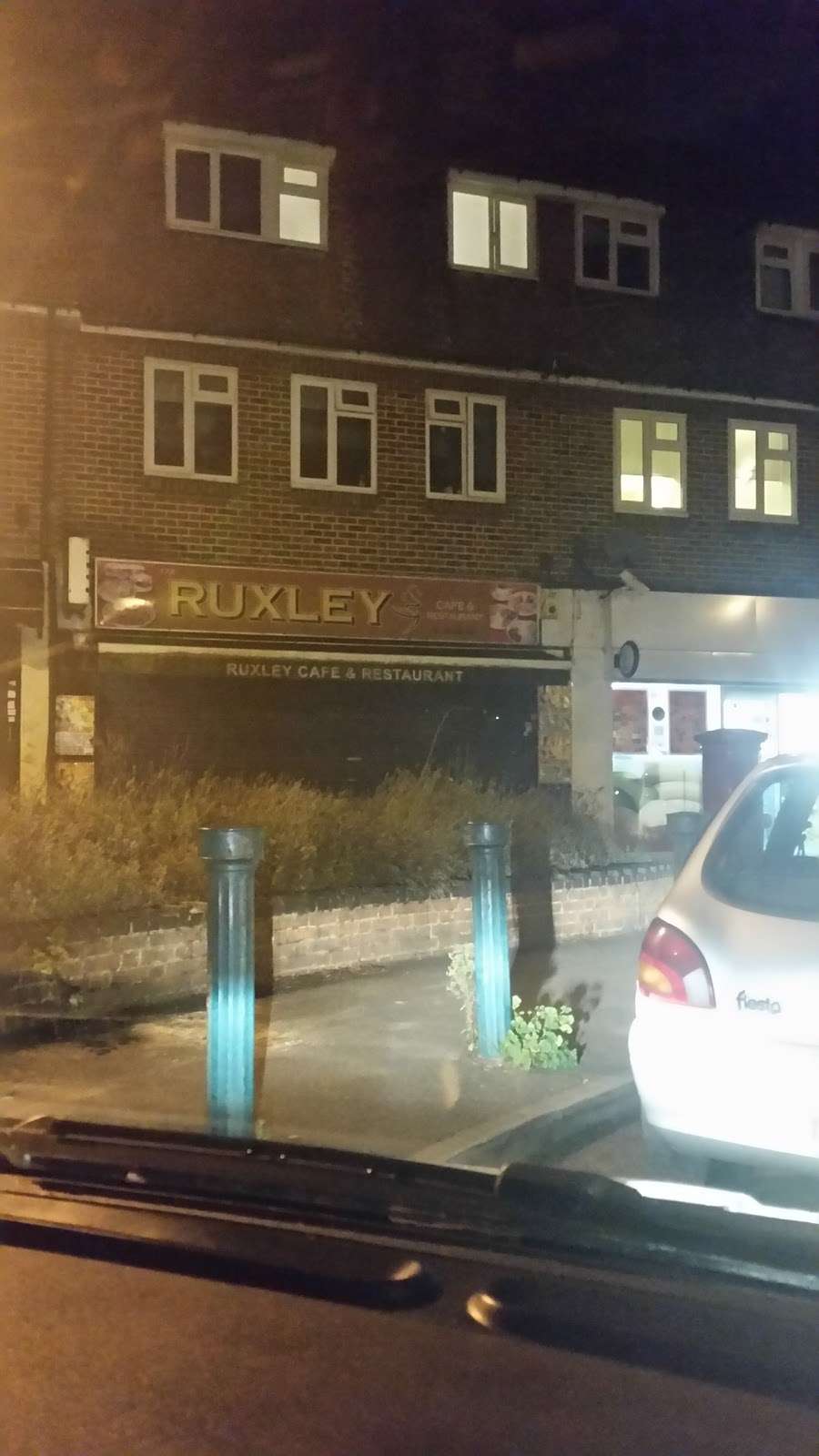 Ruxley Cafe | 172 Ruxley La, Epsom KT19 9HA, UK | Phone: 020 8974 2387