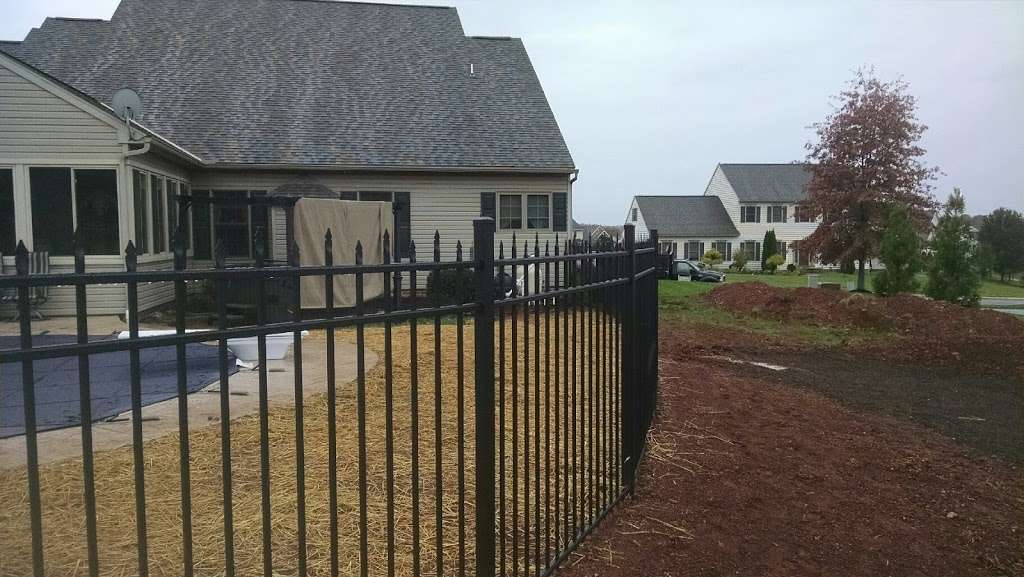 Snyders Custom Fencing | 5830 Lincoln Ave, York, PA 17406, USA | Phone: (717) 757-3573