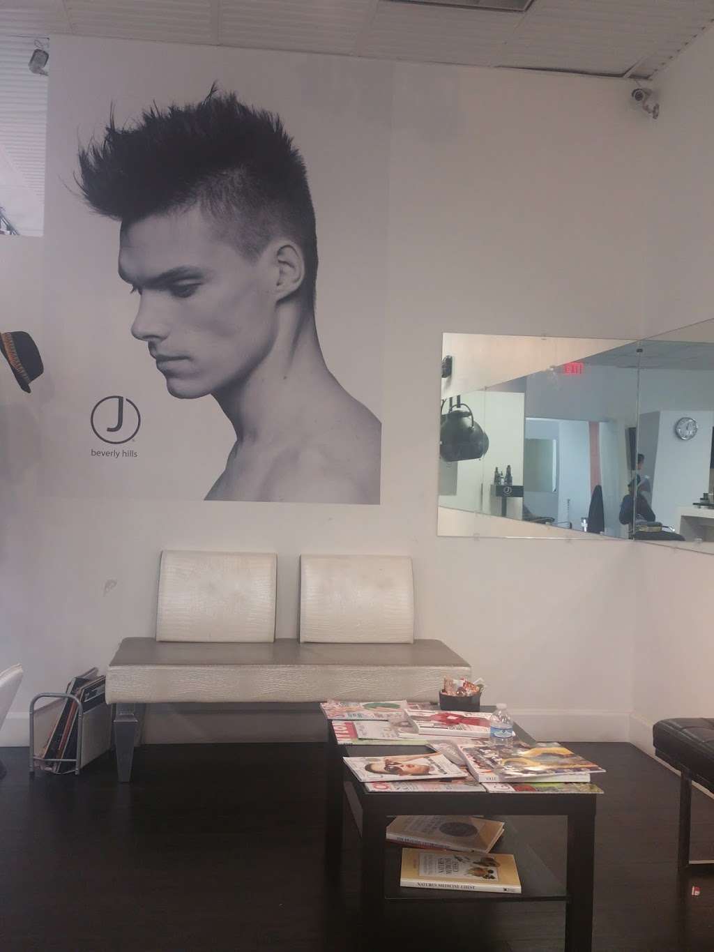 The Salon | 23645 Calabasas Rd, Calabasas, CA 91302, USA | Phone: (818) 222-9252