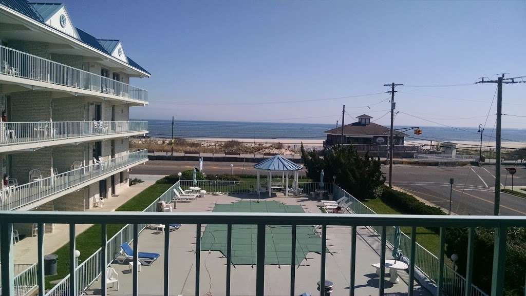 Sea Crest Inn | 101 Beach Ave, Cape May, NJ 08204, USA | Phone: (866) 733-1405