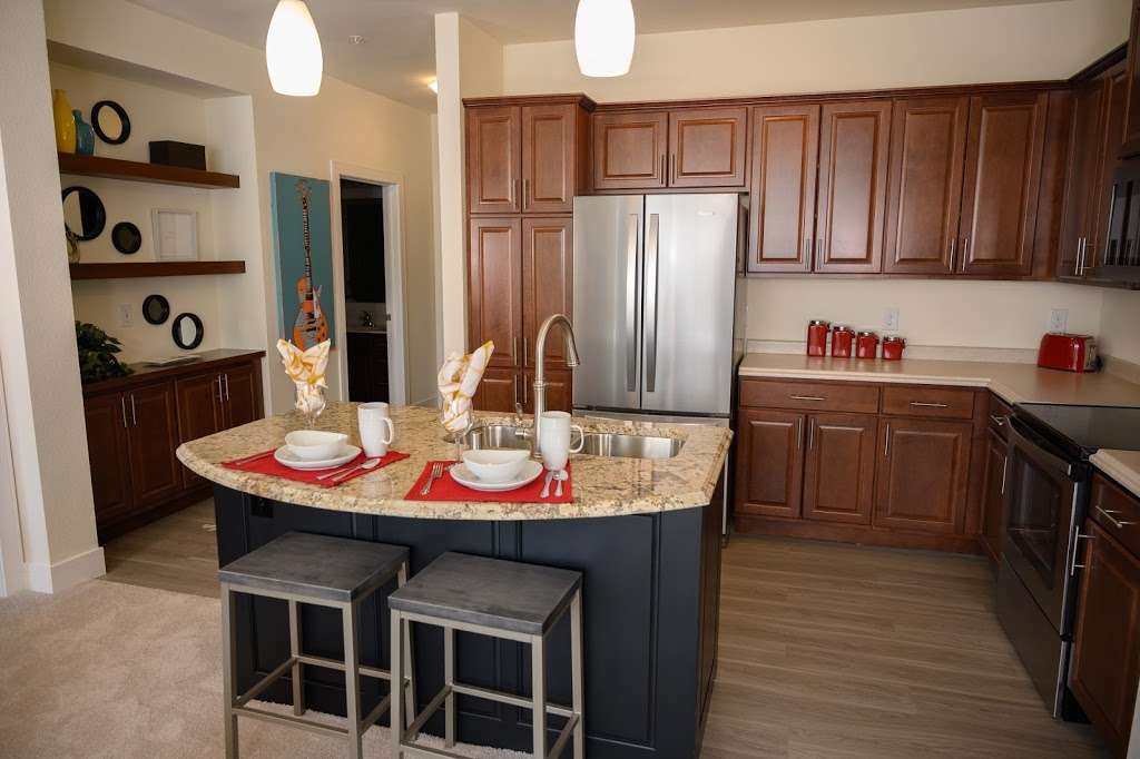 Poplar Creek Apartments | 20200 Poplar Creek Pkwy, Brookfield, WI 53045, USA | Phone: (262) 429-9266