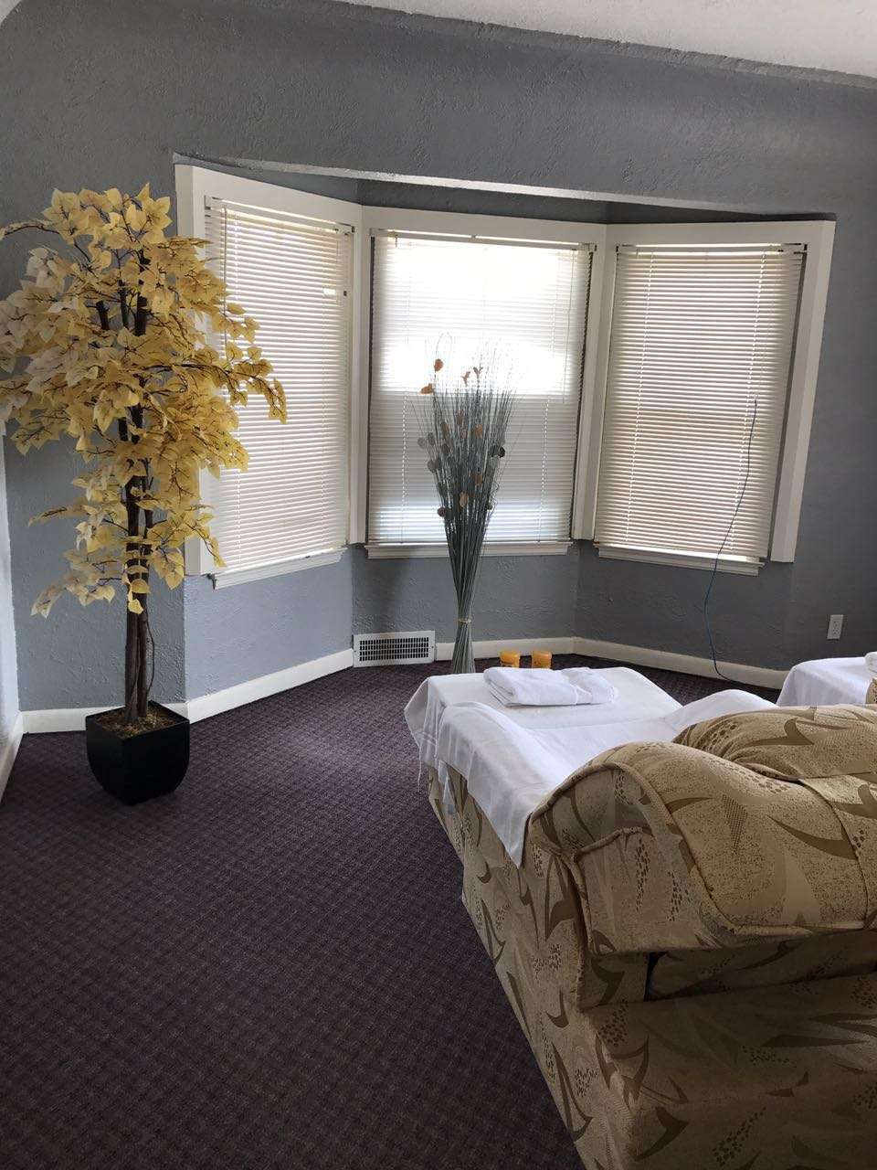 Lucky Massage LLC 1402 W Eisenhower Blvd, Loveland, CO 80537, USA BusinessYab