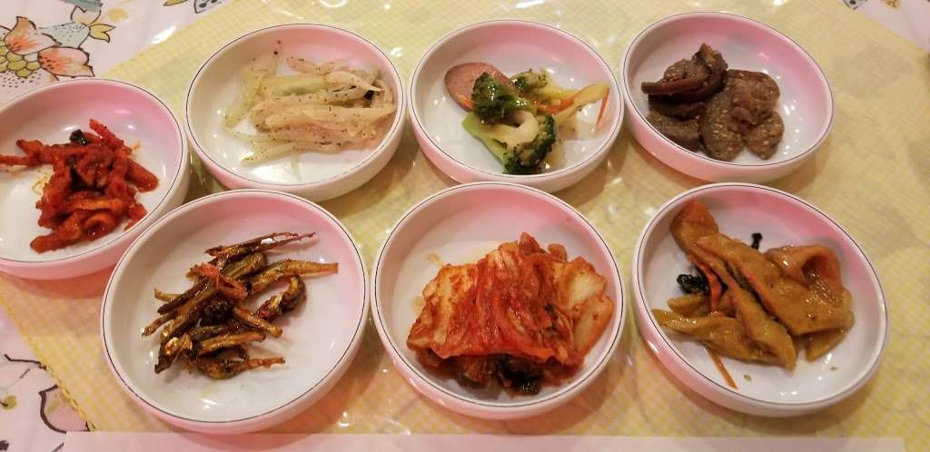 Manna Korean Restaurant 만나 설렁탕 | 3588 N Milwaukee Ave, Northbrook, IL 60062 | Phone: (847) 824-0177