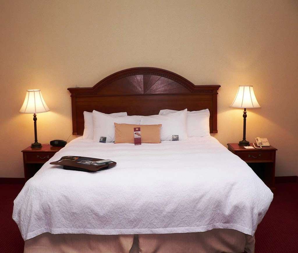 Hampton Inn Easton | 3723 Easton-Nazareth Hwy, Easton, PA 18045, USA | Phone: (610) 250-6500