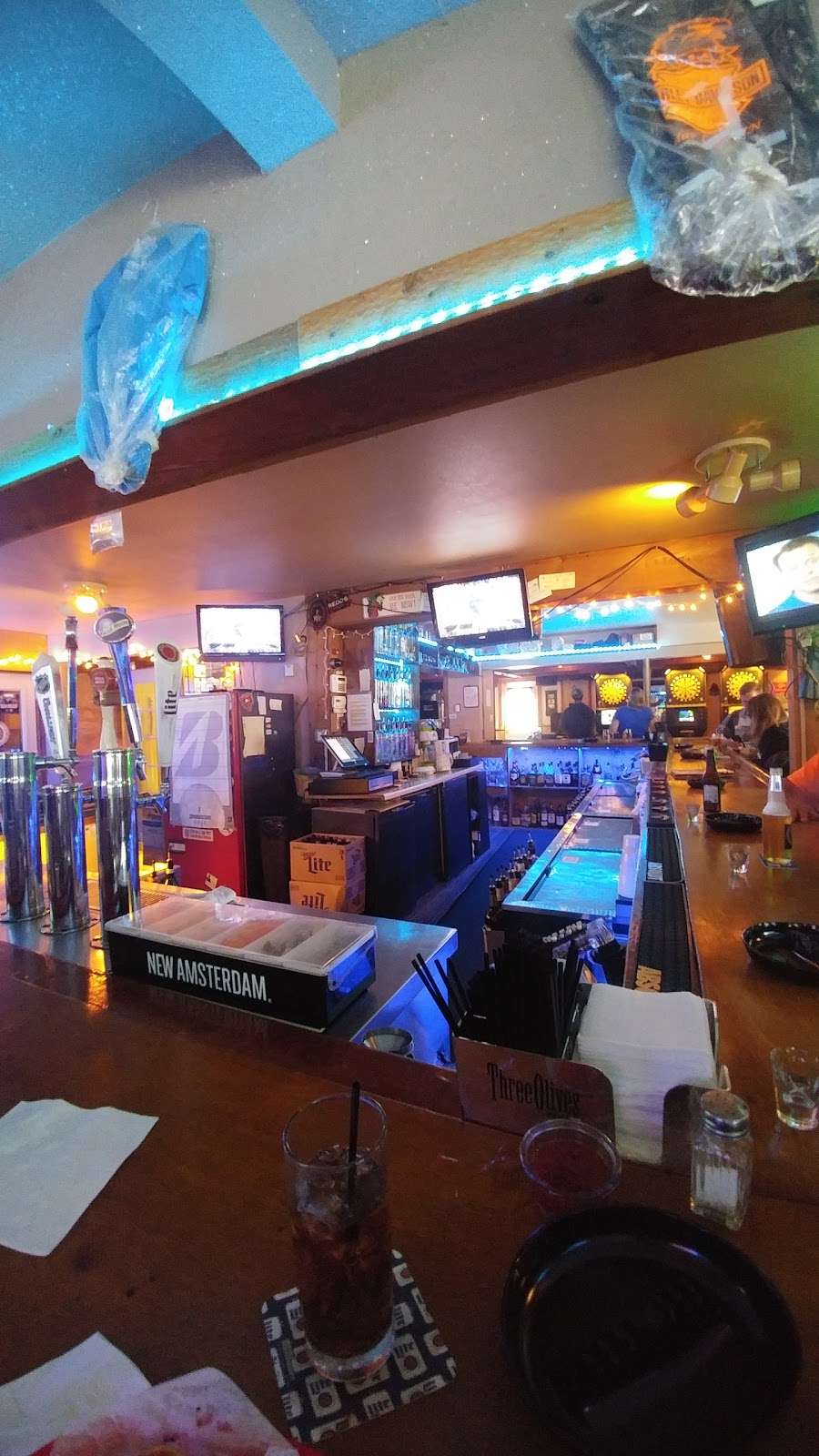 Hunleys Bar & Grill | 13115 Lake Shore Dr, Cedar Lake, IN 46303, USA | Phone: (219) 374-9520
