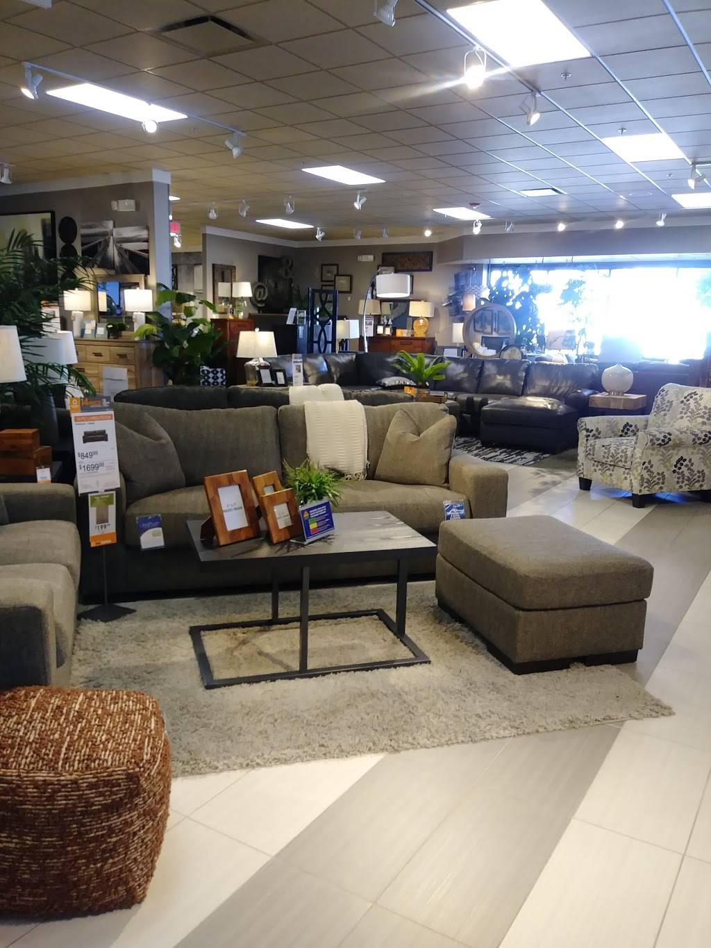 Ashley HomeStore | 1810 S Broadway, Los Angeles, CA 90015, USA | Phone: (213) 745-2980