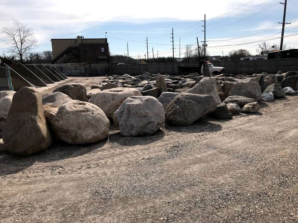 Boulders Rock Long Island, Retaining Walls Suffolk Nassau NY | 2 Old Northport Rd, Kings Park, NY 11754 | Phone: (631) 544-1038