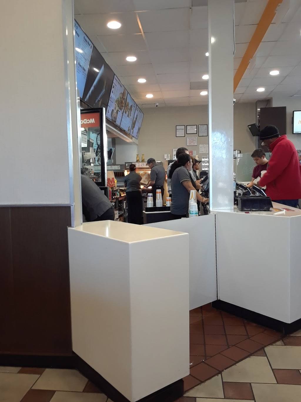 McDonalds | 400 C St SW, Washington, DC 20024, USA | Phone: (202) 484-0803