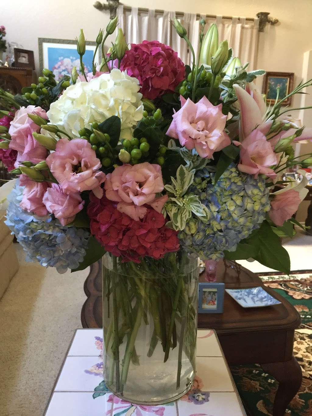 Oakbrook Florist and the Gift Garden | 5939 St Laurent Dr, Agoura Hills, CA 91301, USA | Phone: (805) 492-2206