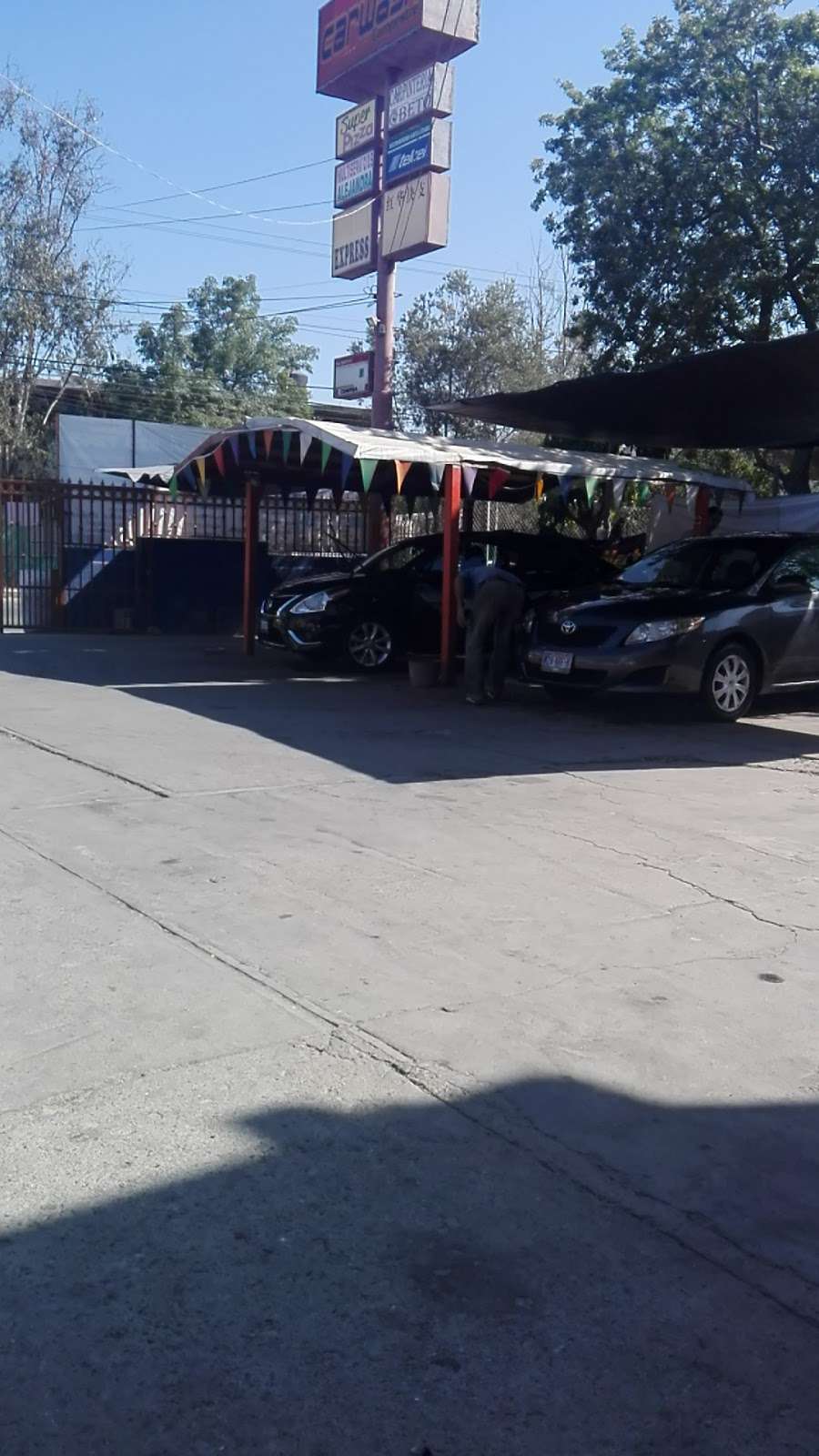 Car Wash La 20 Suc. Murua | 18711, Campestre Murua, 22465 Tijuana, B.C., Mexico | Phone: 664 303 1271