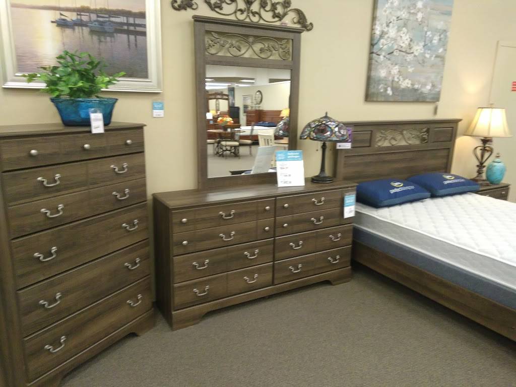 Raymour & Flanigan Furniture and Mattress Outlet | 165 NJ-4, Paramus, NJ 07652 | Phone: (551) 228-7650