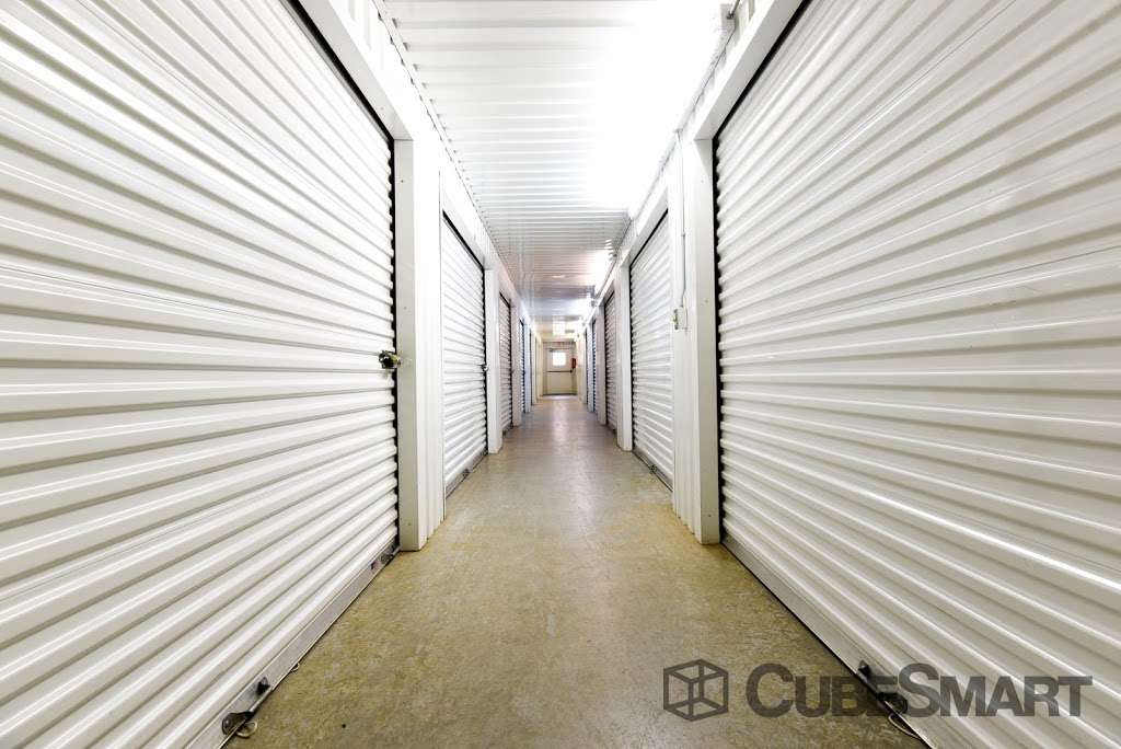 CubeSmart Self Storage | 350 W Rankin Rd, Houston, TX 77090, USA | Phone: (281) 872-7290