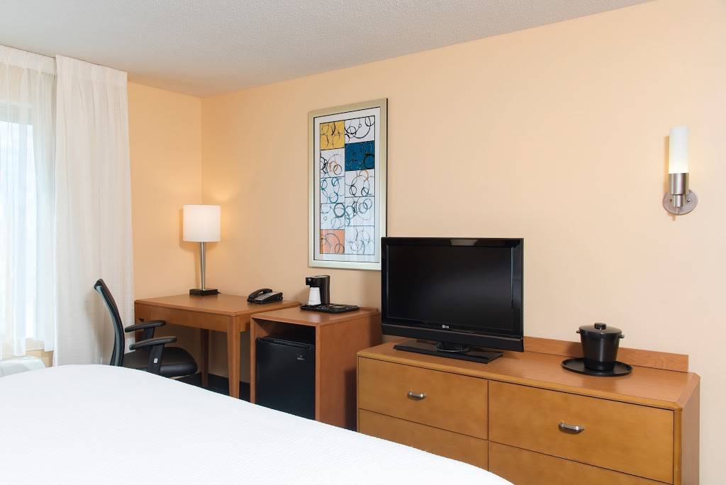 Fairfield Inn & Suites by Marriott Omaha Downtown | 1501 Nicholas St, Omaha, NE 68102, USA | Phone: (402) 280-1516