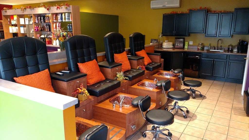 Totally Tan & Synergy Salon | 400 N Main St, Moscow, PA 18444, USA | Phone: (570) 842-6823