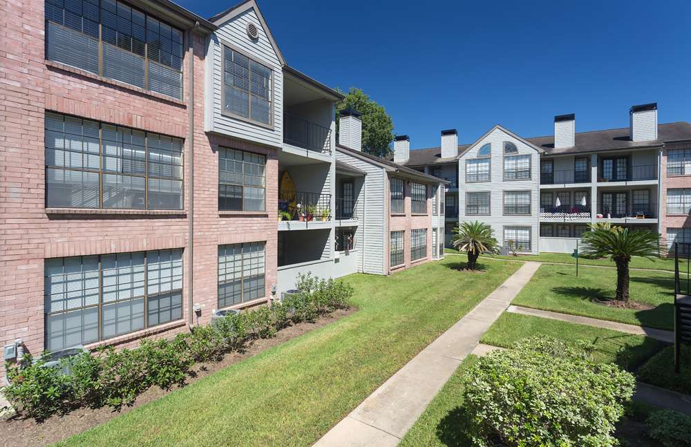 The Huntley Apartments | 450 El Dorado Blvd, Webster, TX 77598, USA | Phone: (281) 480-3303