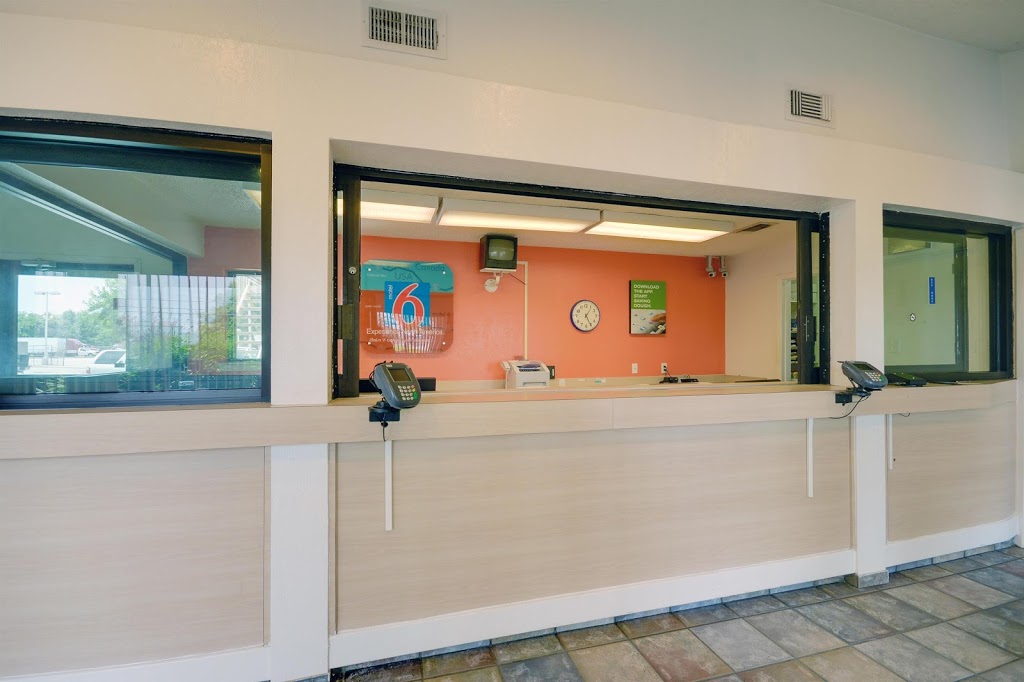 Motel 6 Houston - Baytown East | 8911 TX-146, Baytown, TX 77523, USA | Phone: (281) 691-6650