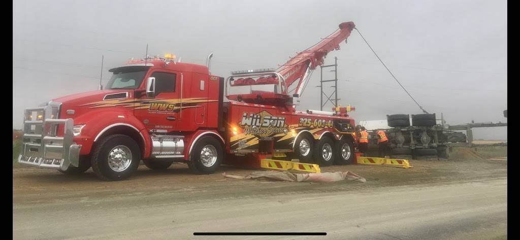 Wilson Wrecker Service | 1700 S 11th St, Slaton, TX 79364, USA | Phone: (806) 828-3507