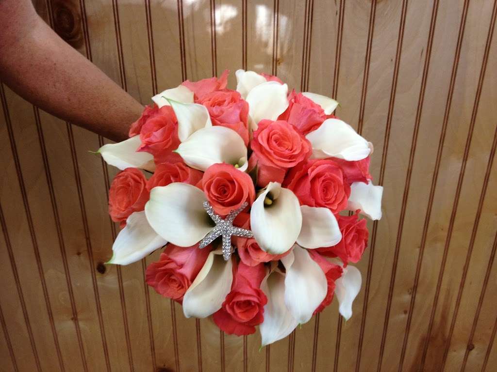 Cape Winds Florist | 860 Broadway, Cape May, NJ 08204, USA | Phone: (609) 884-1865