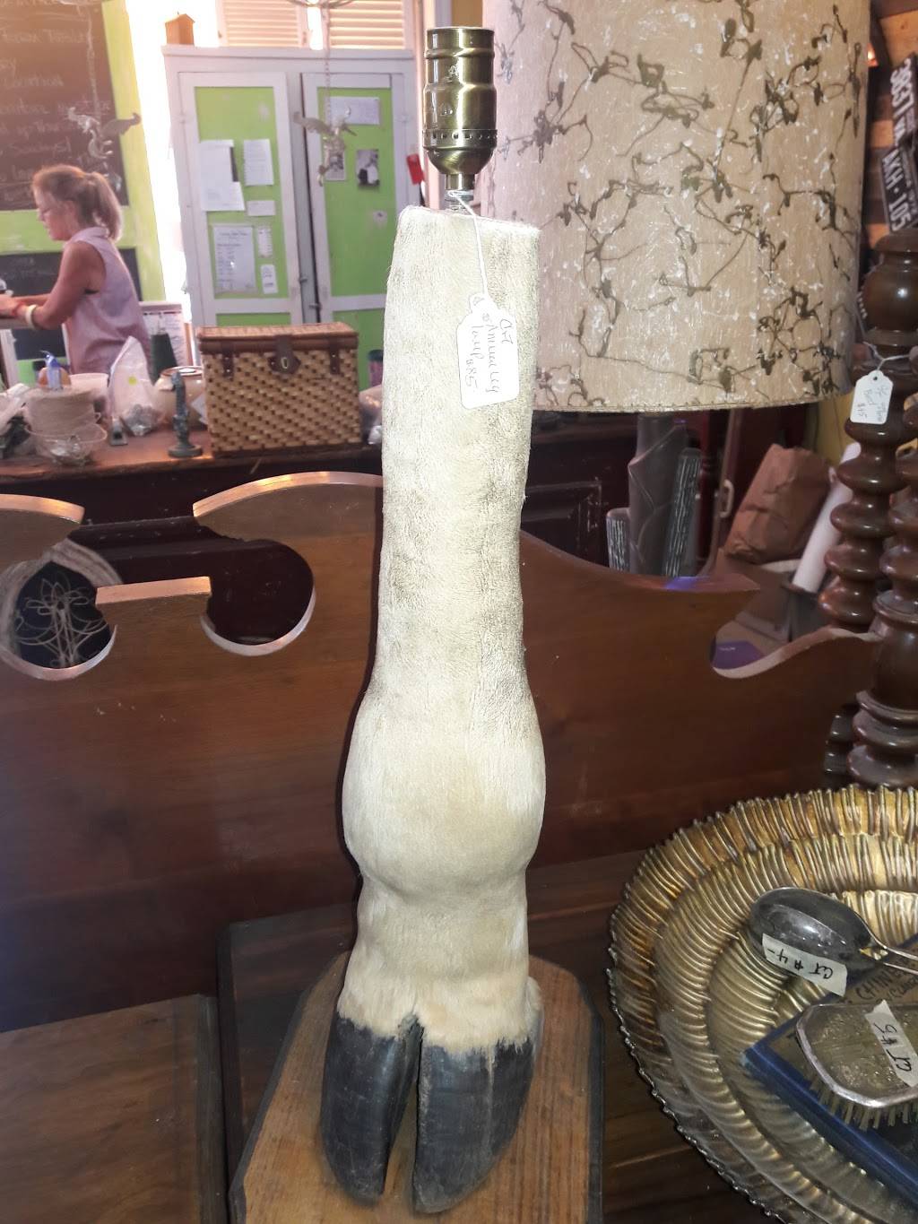 Class and Trash Thrift Antiques | 11088 Washington Hwy, Glen Allen, VA 23059, USA | Phone: (804) 798-0567