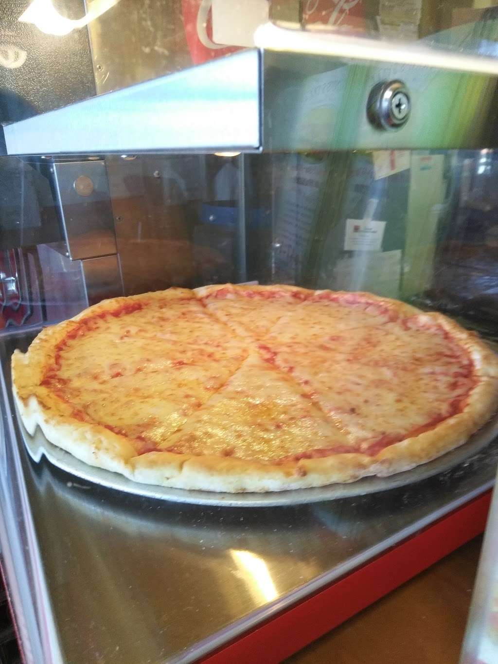 Carinis Pizza | 160 Ritchie Hwy, Severna Park, MD 21146, USA | Phone: (410) 647-1155