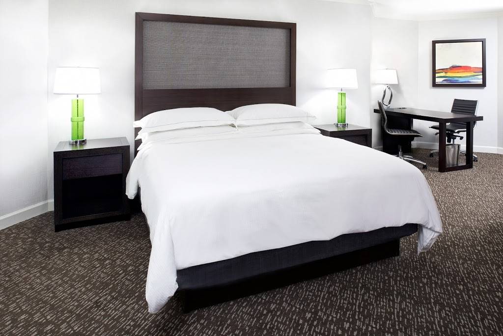 Hilton Minneapolis-St. Paul Airport | 3800 American Blvd E, Bloomington, MN 55425, USA | Phone: (952) 854-2100