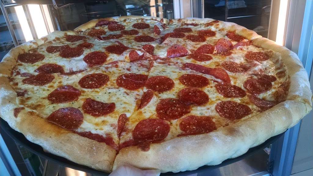 Rosatis Pizza - Milwaukee Bay View | 145 W Oklahoma Ave, Milwaukee, WI 53207 | Phone: (414) 489-7191