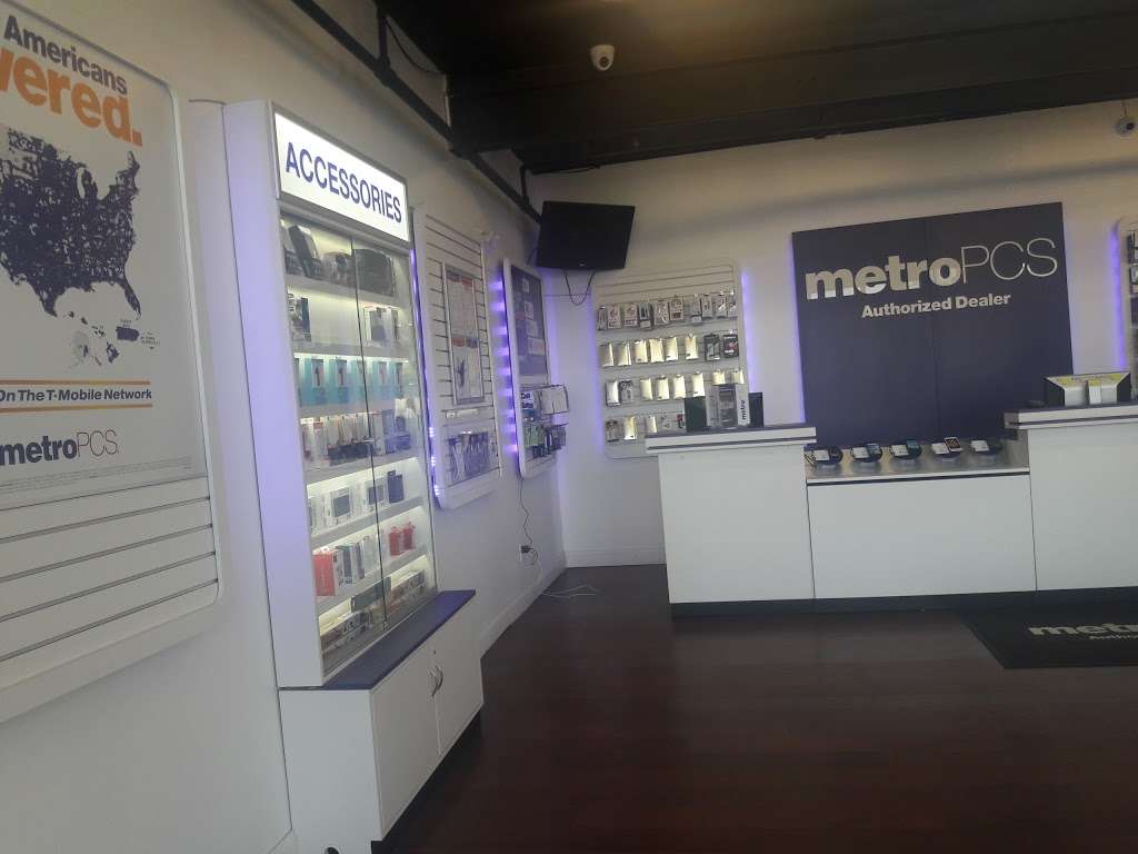 Metro by T-Mobile | 6325 S Crescent Blvd, Pennsauken Township, NJ 08110 | Phone: (856) 663-1600