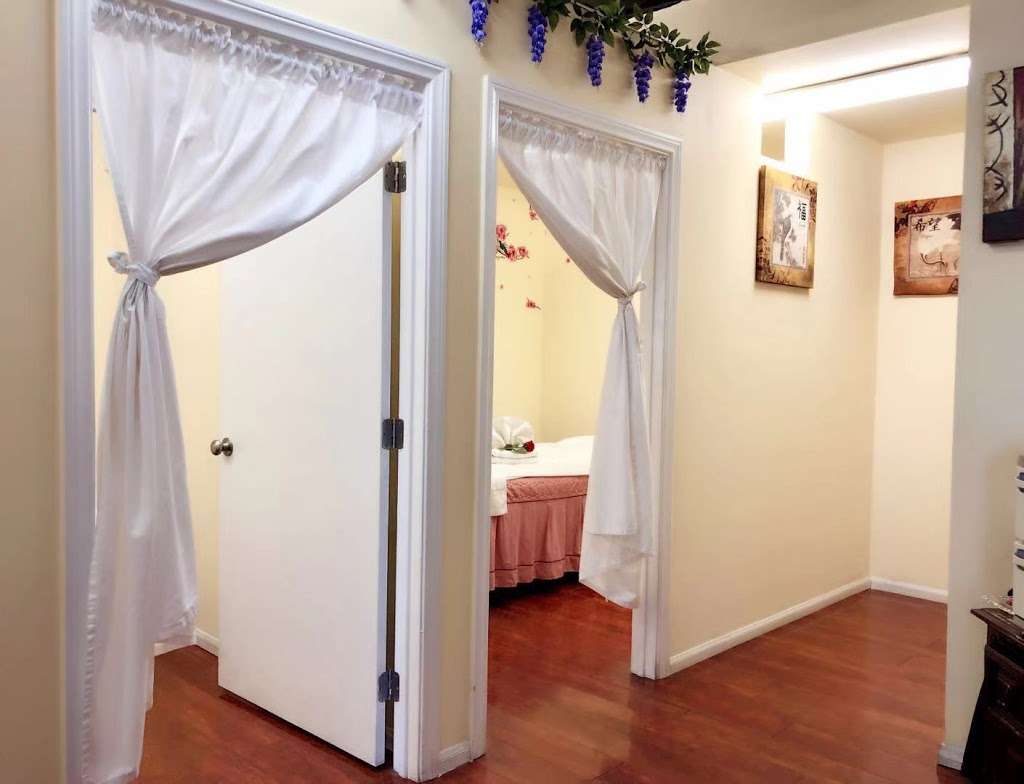 Relaxing Massage - Massage Azusa | 873 E Arrow Hwy ste B, Azusa, CA 91702, USA | Phone: (626) 699-1067