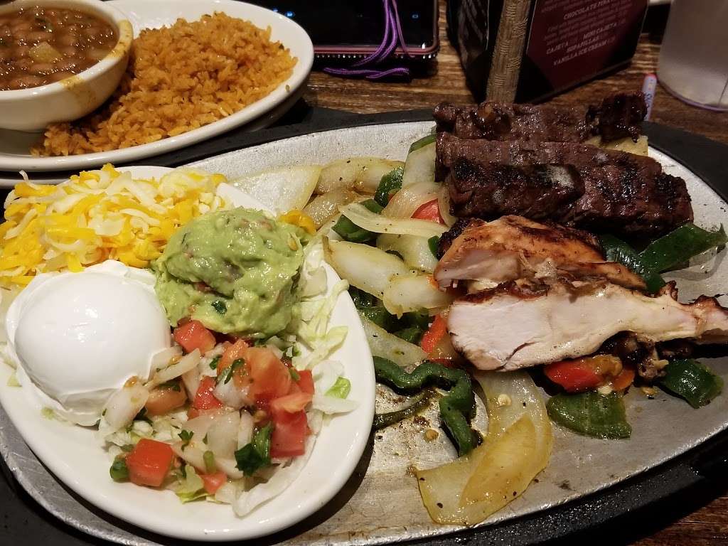 Uncle Julios Mexican | 1831 Abriter Ct, Naperville, IL 60563, USA | Phone: (331) 444-1300