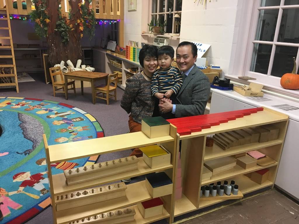 Oneness Family Montessori School | 6701 Wisconsin Ave, Chevy Chase, MD 20815 | Phone: (301) 652-7511