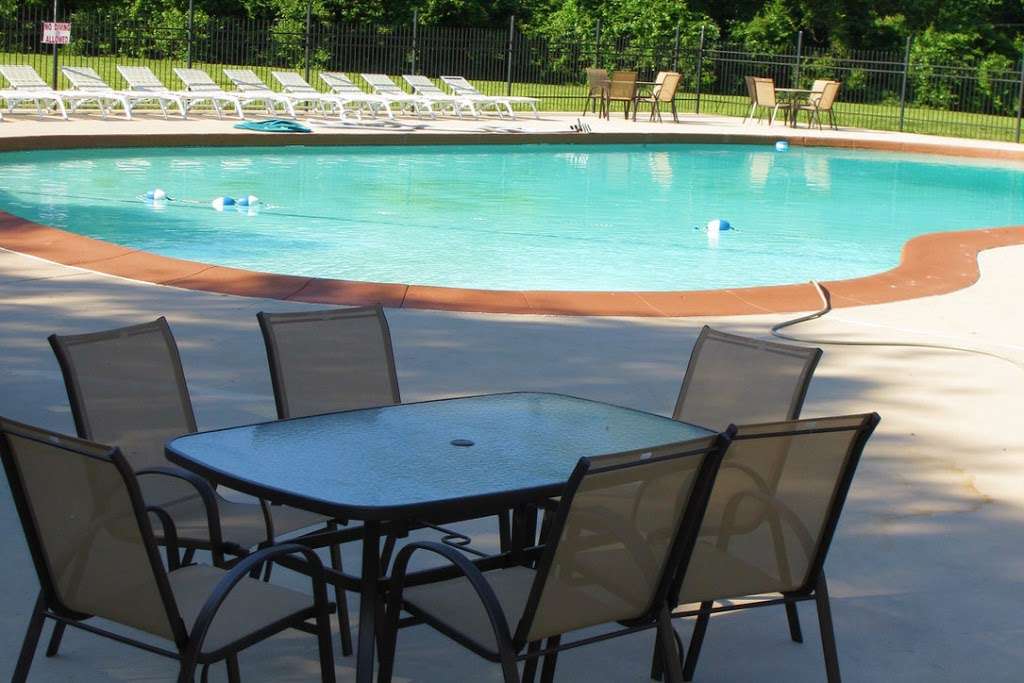 Shadow Creek Apartments | 5417 E 96th Pl, Kansas City, MO 64137 | Phone: (816) 656-2657