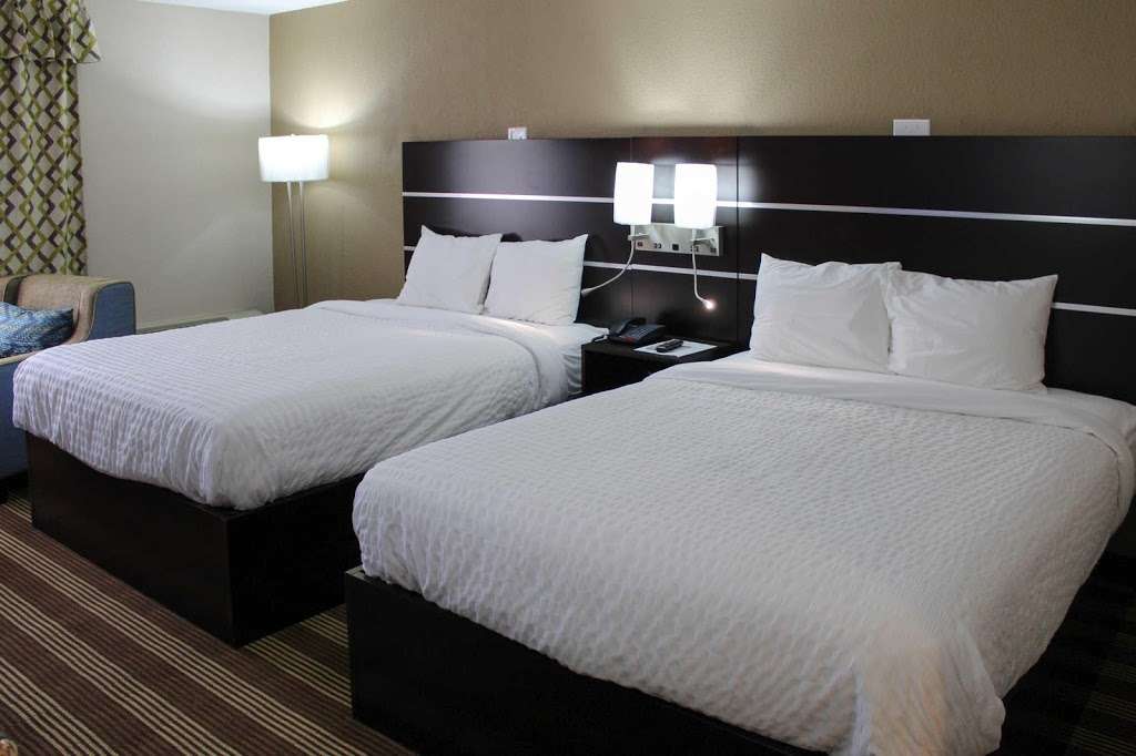 Rodeway Inn & Suites | 101 Broad St Building B, Delaware Water Gap, PA 18327 | Phone: (570) 476-0000