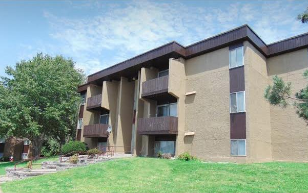 Legend Oaks Apartments (Gated Community) | 1918 N 76th Dr APT 6, Kansas City, KS 66112, USA | Phone: (913) 334-3110