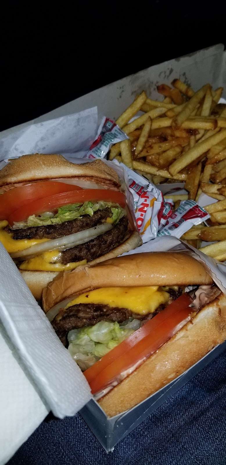 In-N-Out Burger | 14620 Gale Ave, Hacienda Heights, CA 91745, USA | Phone: (800) 786-1000