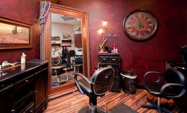 Phenix Salon Suites at Blanco Marketplace | Blanco Marketplace, 18360 Blanco Rd #140, San Antonio, TX 78258 | Phone: (210) 451-5327