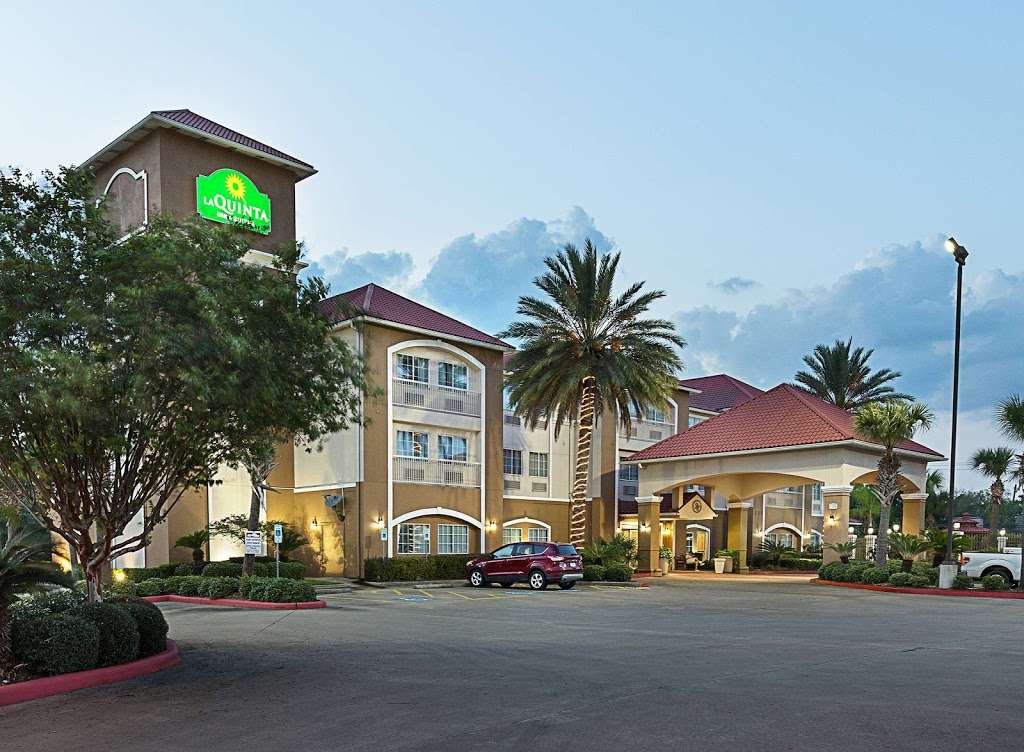 La Quinta Inn & Suites by Wyndham Houston NASA Seabrook | 3636 NASA Road 1, Seabrook, TX 77586, USA | Phone: (281) 326-7300