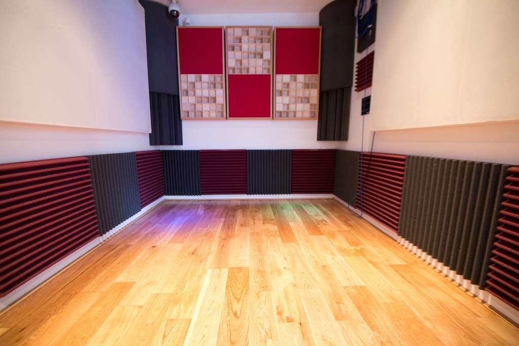 A-Tonal Recording Studio | 6 Lansdowne Rd, Stanmore HA7 2SA, UK | Phone: 07984 420400
