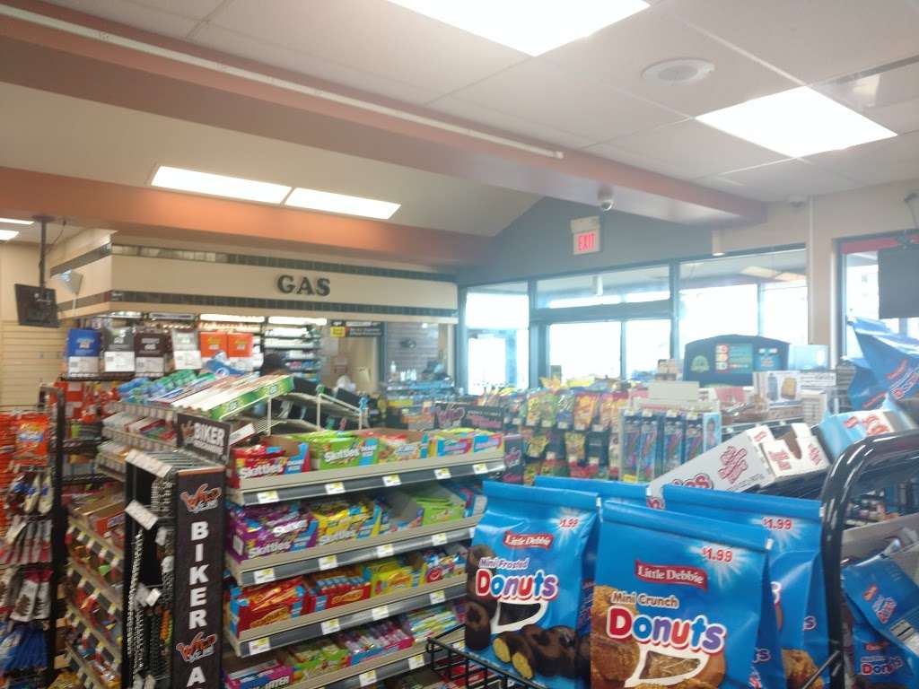 Loves Travel Stop - convenience store  | Photo 8 of 10 | Address: 201 E Bison Hwy, Hudson, CO 80642, USA | Phone: (303) 536-9900