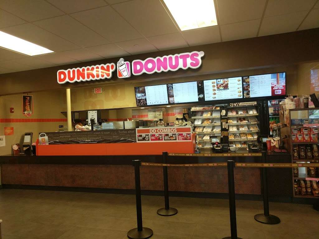 Dunkin Donuts | 4 Connecticut Turnpike, Fairfield, CT 06825, USA | Phone: (203) 927-5261