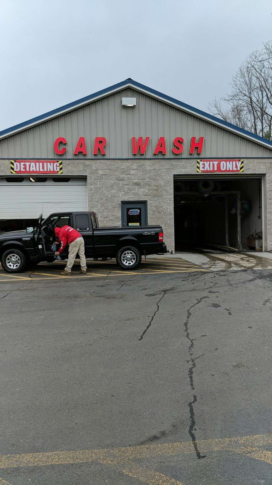 Shinetime Auto Wash and Expert Detail Center | 2221 N Delaware Dr, Mt Bethel, PA 18343, USA | Phone: (570) 897-6211