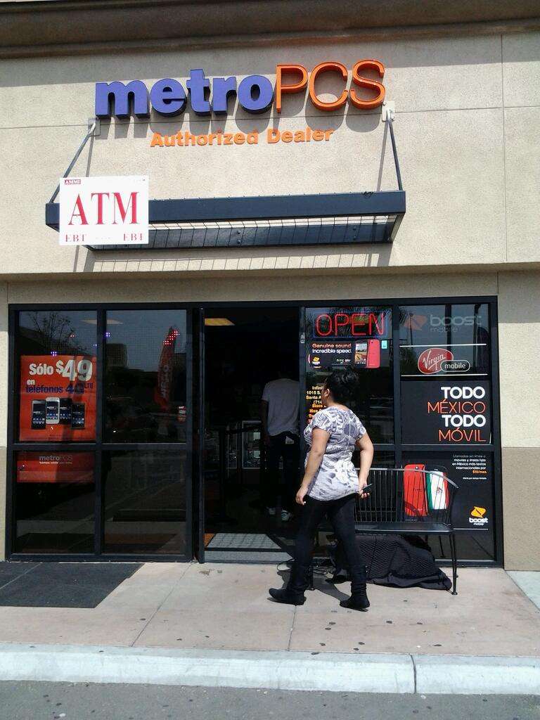 Metro by T-Mobile | 1015 S Bristol St, Santa Ana, CA 92703, USA | Phone: (714) 550-1001