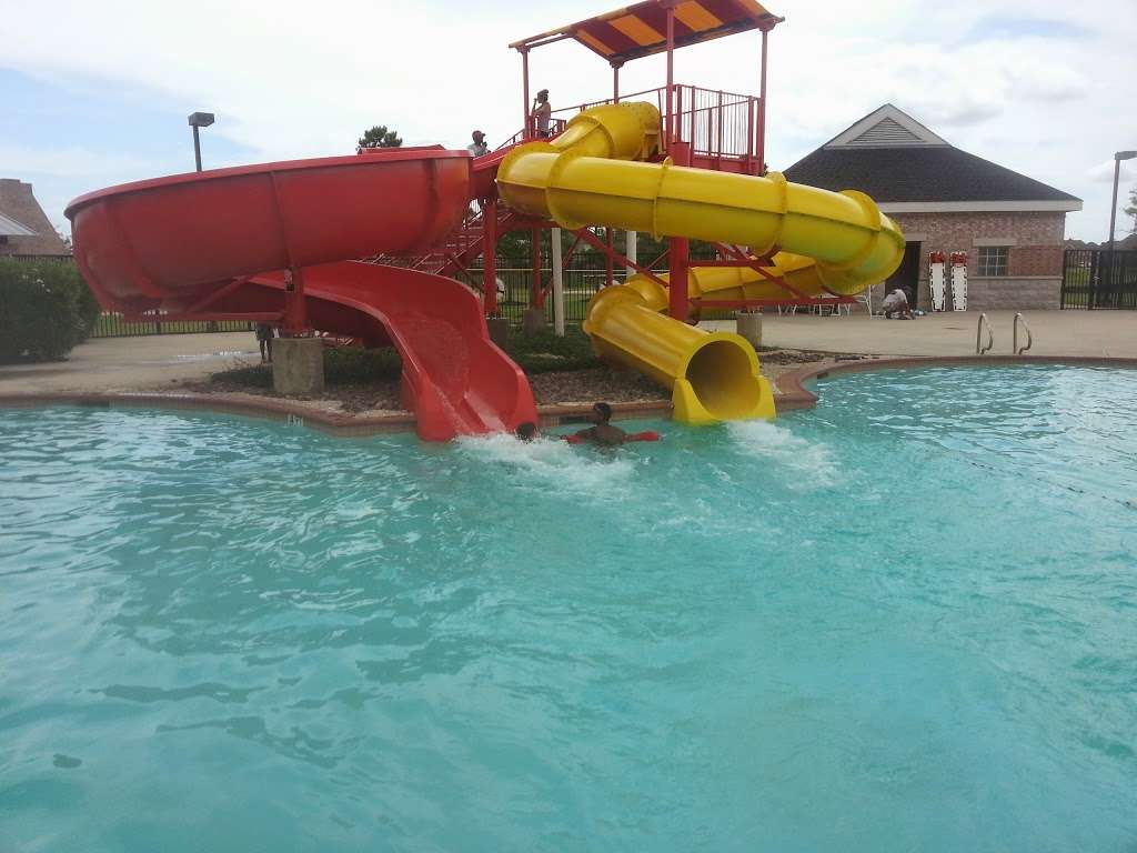 Diamond Bay Water Park For Residents ONLY | 2034 Trinity Bay Dr, Pearland, TX 77584 | Phone: (713) 332-4677