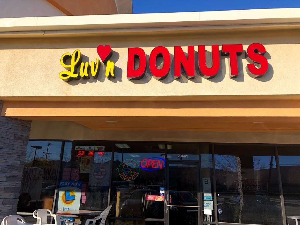 Luvn Donuts | 29461 The Old Rd, Castaic, CA 91384, USA | Phone: (661) 257-2286