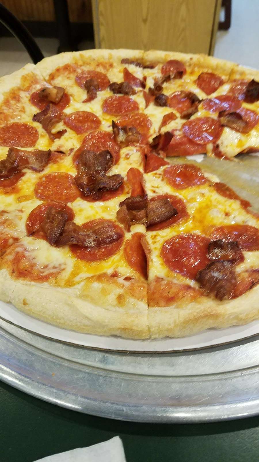 Kendall Pond Pizza Restaurant | 7 Mammoth Rd, Windham, NH 03087 | Phone: (603) 595-5990