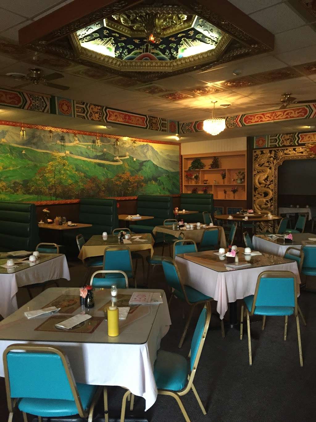 Lily Garden Restaurant | 2106 Algonquin Rd, Lake in the Hills, IL 60156, USA | Phone: (847) 658-1250