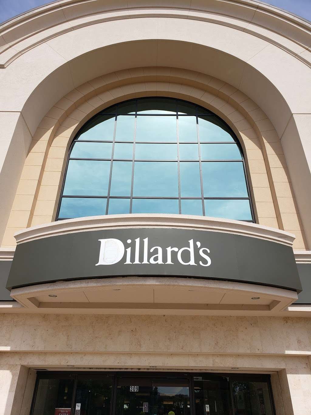 Dillards | 309 W Farm to Market Rd 1382, Cedar Hill, TX 75104, USA | Phone: (972) 293-0868