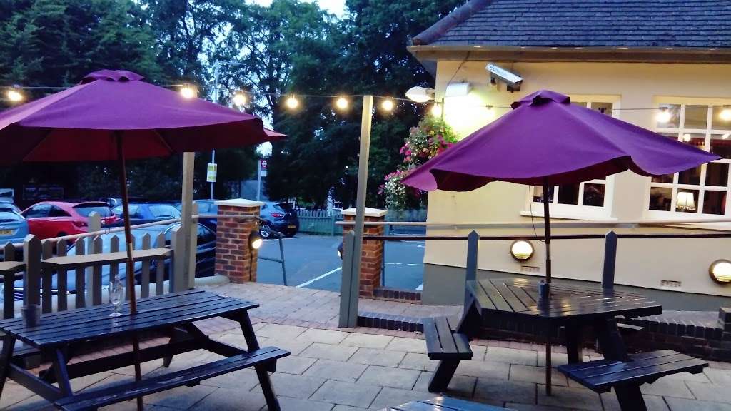 Orange Tree Pub & Kitchen - Romford | Havering-atte-Bower, Romford RM4 1PB, UK | Phone: 01708 752739