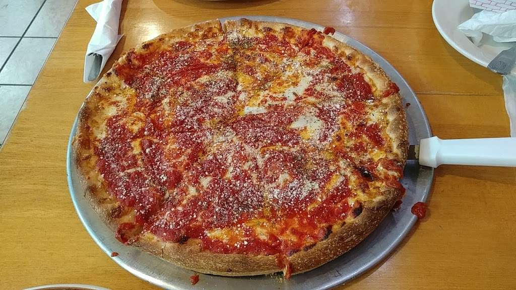 Gennaros Chicago Style Pizza | 40 Glocker Way, Pottstown, PA 19465, USA | Phone: (484) 949-8887