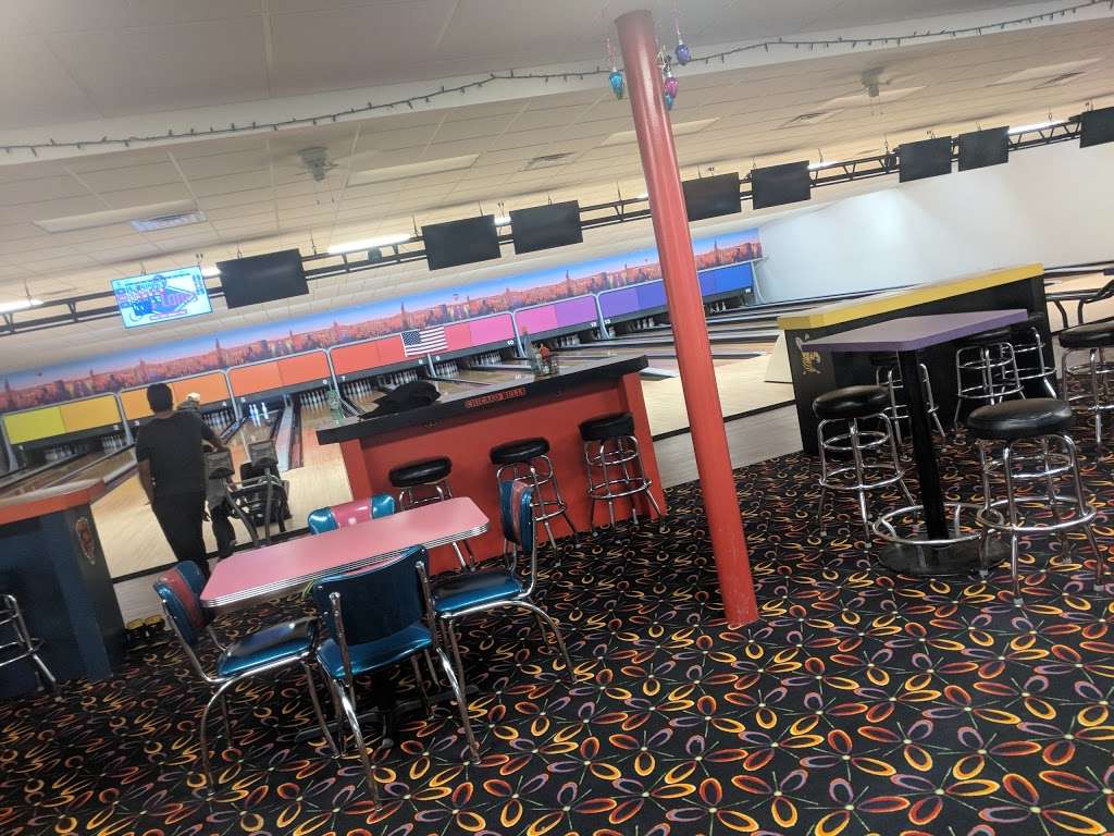 Js Lanes | 5507 US-14, Harvard, IL 60033, USA | Phone: (815) 943-4545